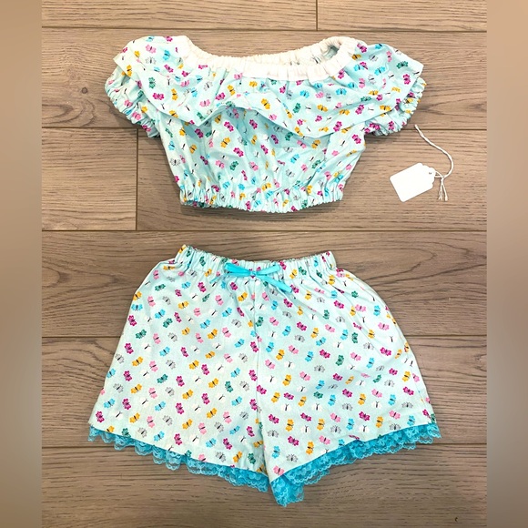 Two piece Hand Made brand new never worn butterfly shorts and crop top 3T - Picture 2 of 2